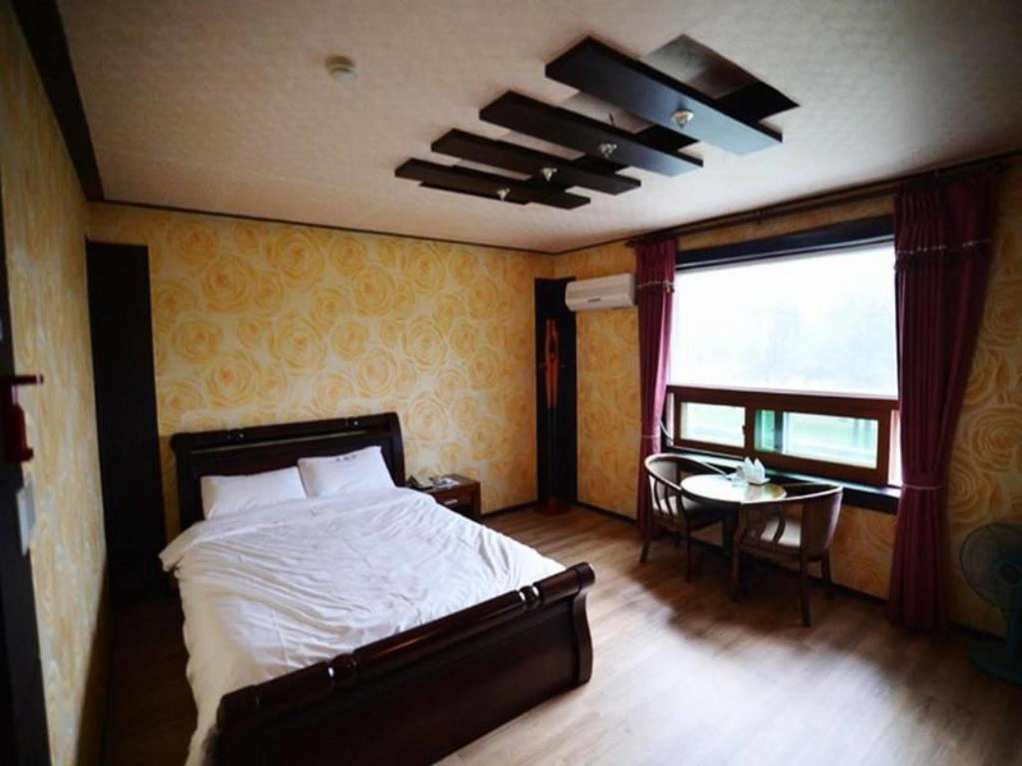 Am Ort Hotel Yeosu Exterior photo