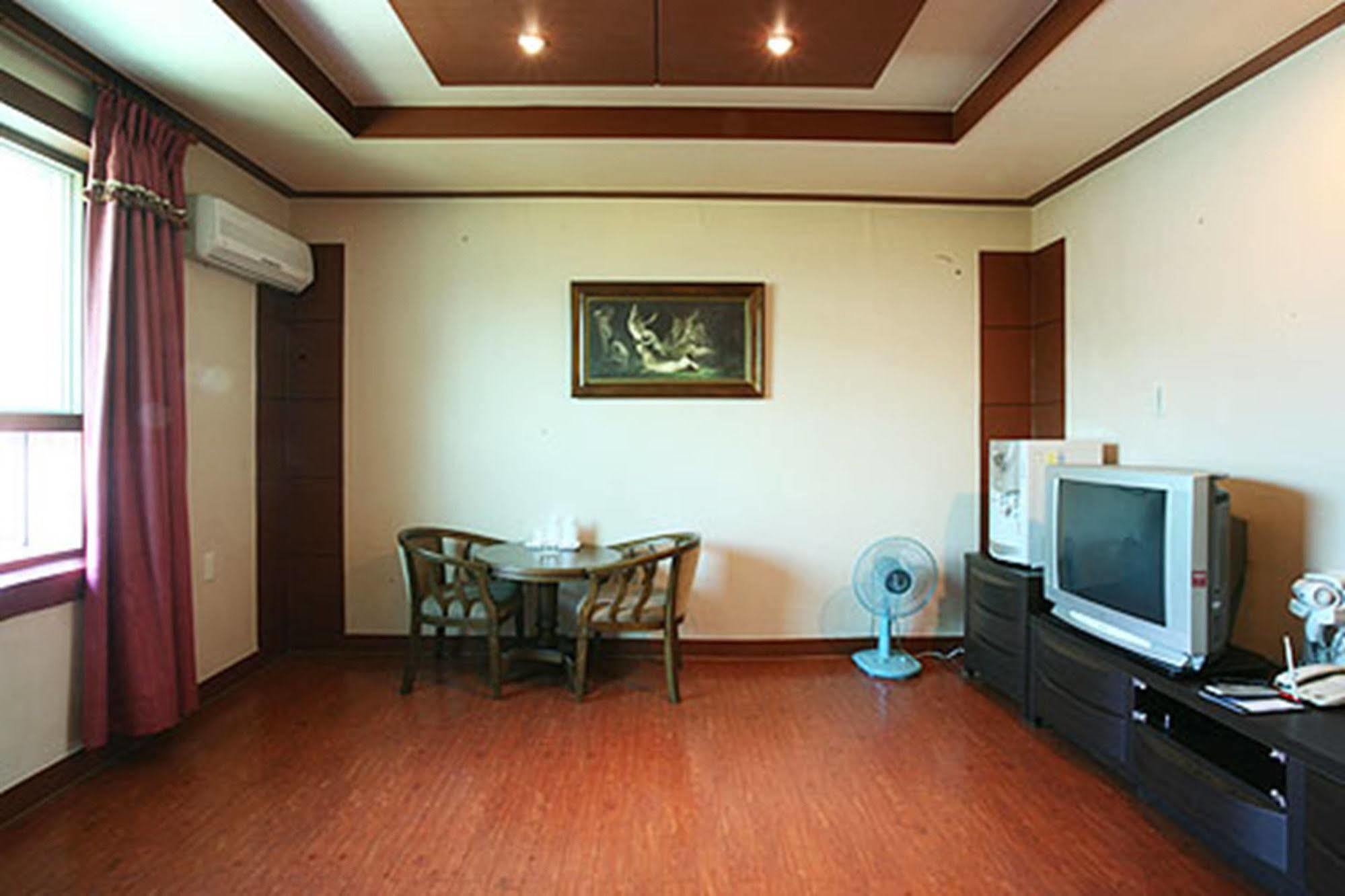 Am Ort Hotel Yeosu Exterior photo