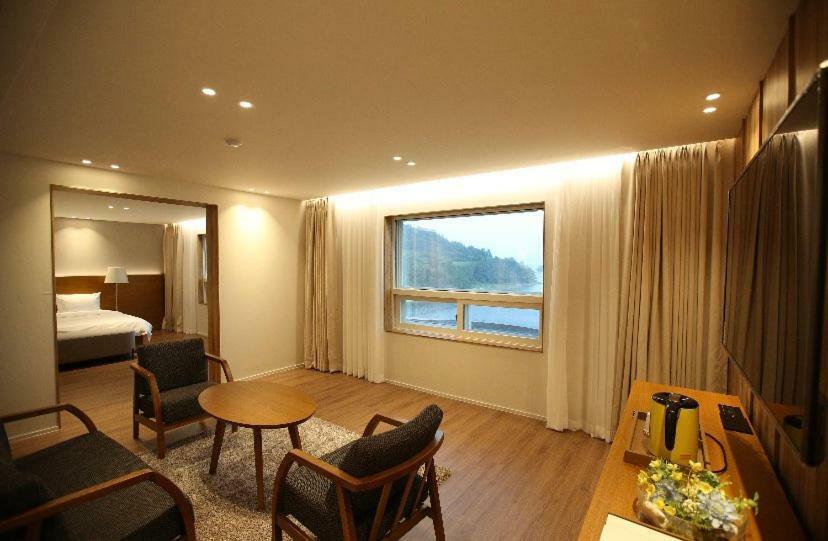 Am Ort Hotel Yeosu Exterior photo